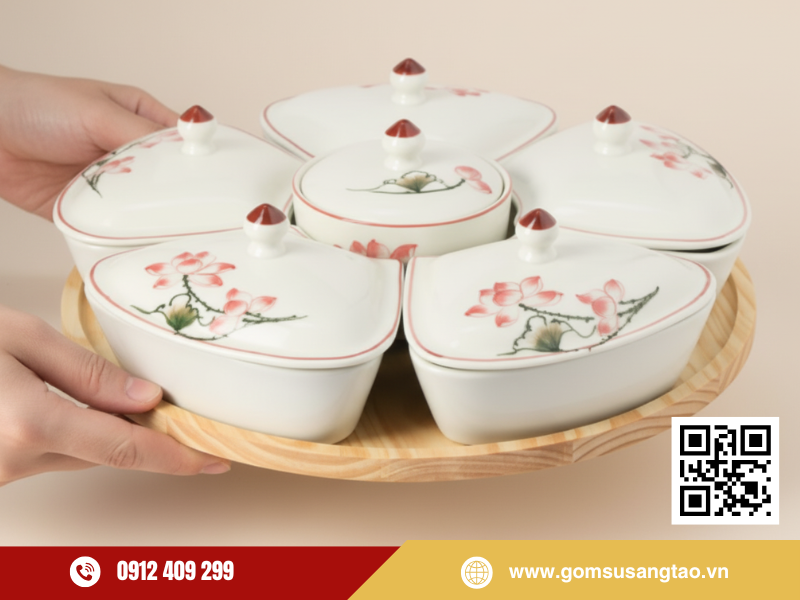 Khay 6 hũ mứt Tết sen hồng với kiểu dáng thanh lịch