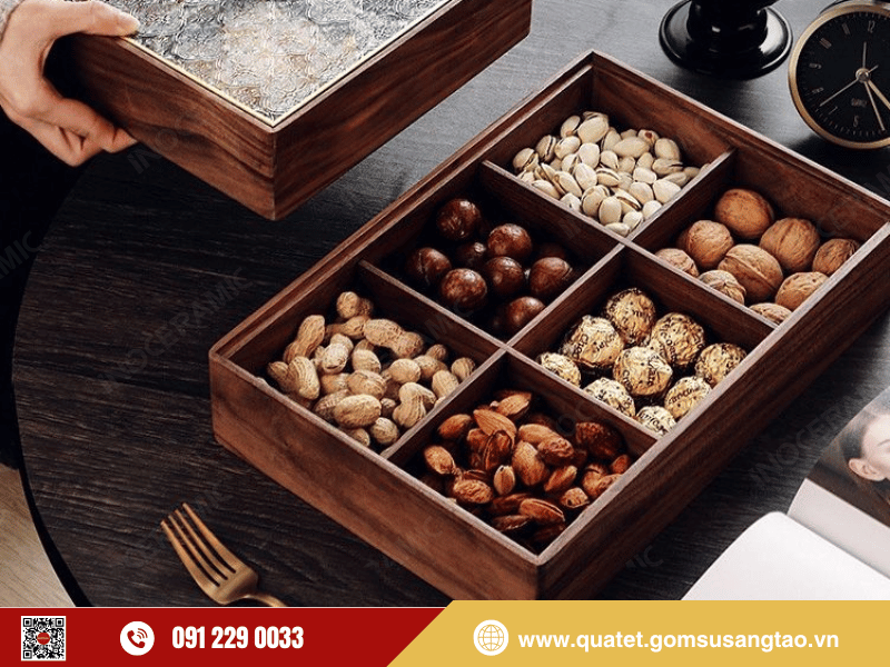 Không gian Tết ấm áp với bộ khay mứt gỗ phong cách mộc mạc và tự nhiên Không gian Tết ấm áp với bộ khay mứt gỗ phong cách mộc mạc và tự nhiên