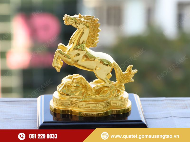 Tượng ngựa linh vật phong thủy bằng đồng