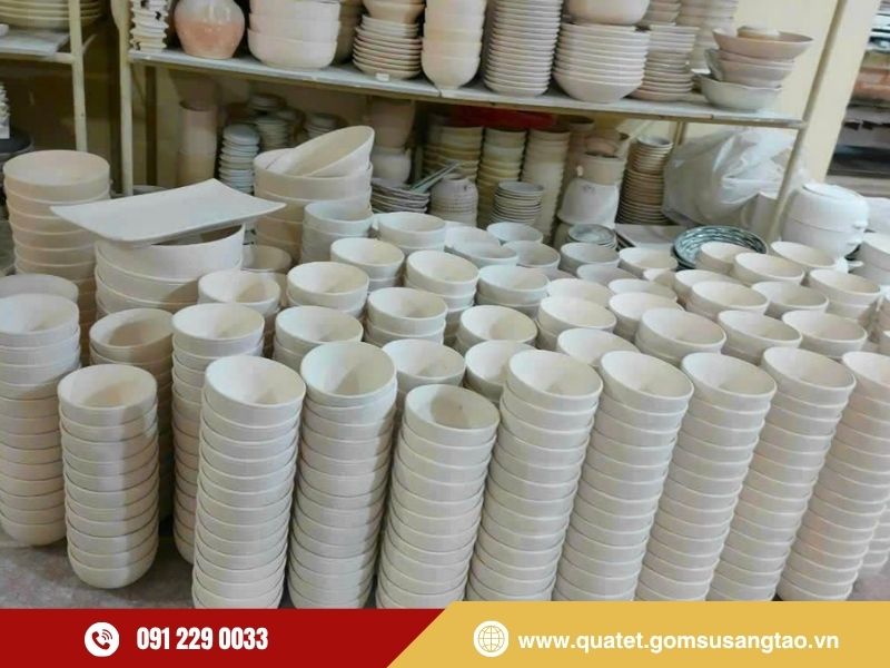 Sản xuất số lượng lớn trực tiếp tại Bát Tràng và hỗ trợ giao nhiều địa điểm Sản xuất số lượng lớn trực tiếp tại Bát Tràng và hỗ trợ giao nhiều địa điểm