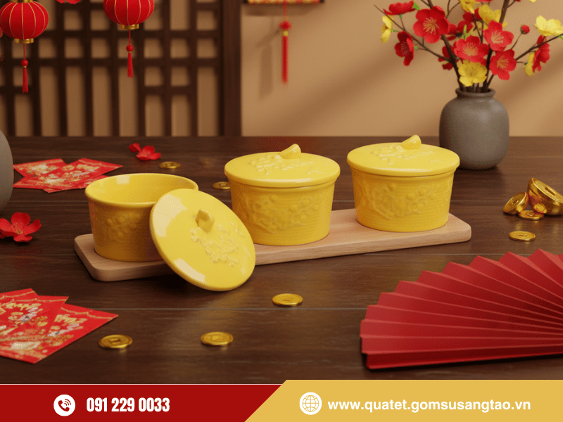 Bộ 03 hũ mứt hoa mai men vàng gốm sứ Bát Tràng cao cấp Bộ 03 hũ mứt hoa mai men vàng gốm sứ Bát Tràng cao cấp